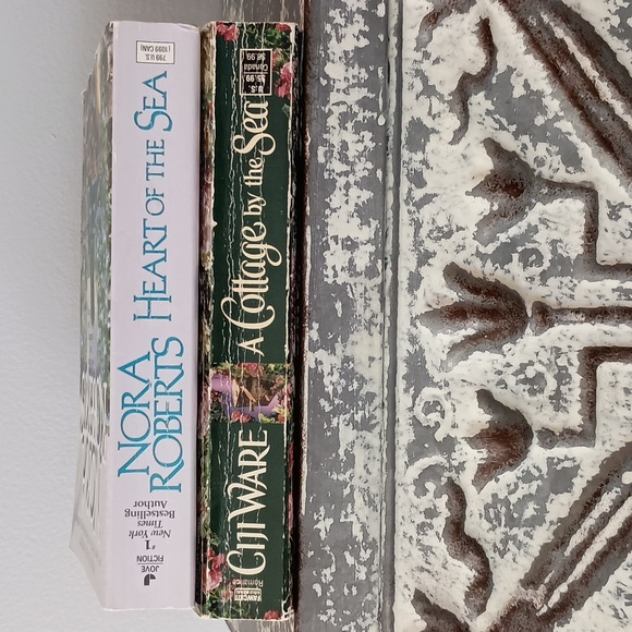 Two Books Cottage by the Sea by Ciji Ware, Heart of the Sea by Nora Roberts - Picture 6 of 12